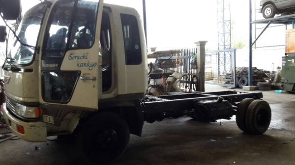 ขายHINO ไฮเทค 4x4 คานแข็ง หรือแยกขาย