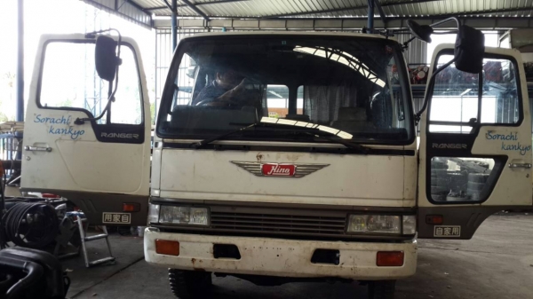 ขายHINO ไฮเทค 4x4 คานแข็ง หรือแยกขาย