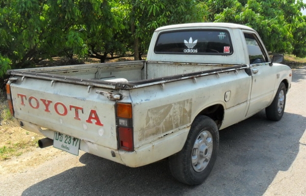 ลูกกระบะ 4 ขอ TOYOTA ม้ากระโดด