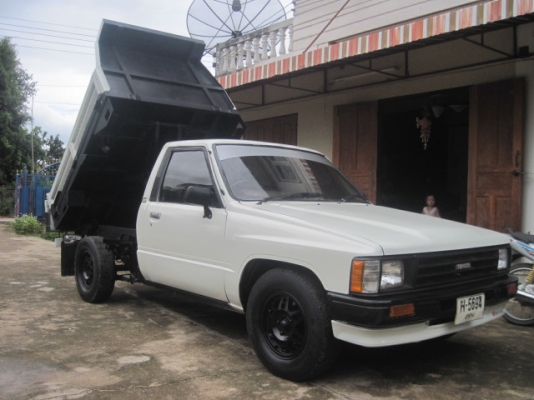 TOYOTA LN 56 ดั้ม SR-5