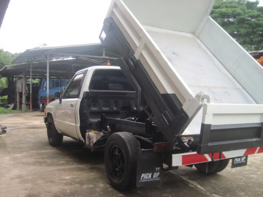 TOYOTA LN 56 ดั้ม SR-5