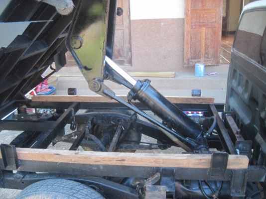 TOYOTA LN 56 ดั้ม SR-5