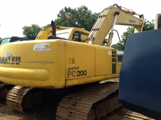 ขาย KOMATSU PC200-6 มีทะเบียน ไฟฟ้าครบ แอร์ CD