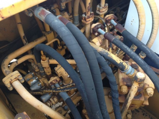 ขายรถแบคโฮ KOMATSU PC100-3 นำเข้าจากญิ่ปุ่น ใบแทร็ค70 ซม.มีVDOการทำงานให้ชมครับ ติดต่อ 081-2990958