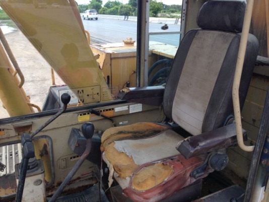 ขายรถแบคโฮ KOMATSU PC100-3 นำเข้าจากญิ่ปุ่น ใบแทร็ค70 ซม.มีVDOการทำงานให้ชมครับ ติดต่อ 081-2990958