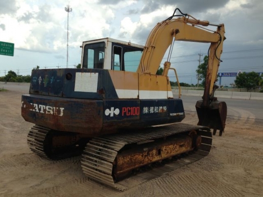 ขายรถแบคโฮ KOMATSU PC100-3 นำเข้าจากญิ่ปุ่น ใบแทร็ค70 ซม.มีVDOการทำงานให้ชมครับ ติดต่อ 081-2990958