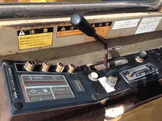 ขายรถแบคโฮ KOMATSU PC100-3 นำเข้าจากญิ่ปุ่น ใบแทร็ค70 ซม.มีVDOการทำงานให้ชมครับ ติดต่อ 081-2990958