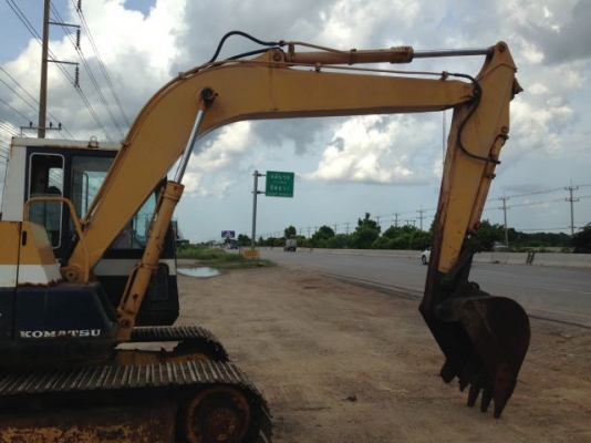 ขายรถแบคโฮ KOMATSU PC100-3 นำเข้าจากญิ่ปุ่น ใบแทร็ค70 ซม.มีVDOการทำงานให้ชมครับ ติดต่อ 081-2990958