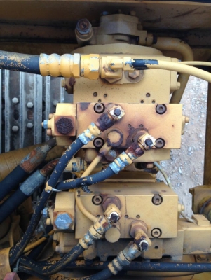 ขายรถแบคโฮ KOMATSU PC100-3 นำเข้าจากญิ่ปุ่น ใบแทร็ค70 ซม.มีVDOการทำงานให้ชมครับ ติดต่อ 081-2990958