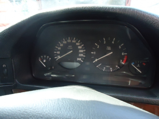 ขาย BMW SERIES 525IA ปี2535 เครื่องเดิมๆ สภาพดี พร้อมใช้ 190,000.-