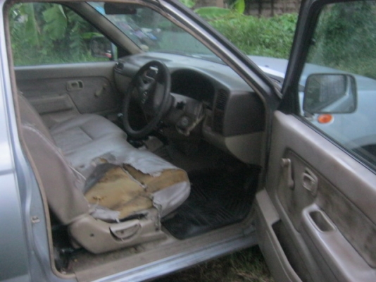 ขายครับ นิสัน ฟอร์นเทีย ปี 02