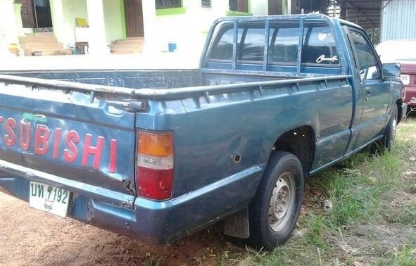 MITSUBISHI L200 CYCLONE 2.5 MT ปี 38 รถสวยบางเดิมๆสภาพดีพร้อมใช้งาน เครื่องแห้งแรงดีเดิมๆ ภายในเก๋งคอนโซลสวยครบ กระบะไม่มีผุกร่อน ช่วงล่างคัชซีสวยเดิมไม่มีผุ ยางสภาพดี 4 เส้นประมาณ 70\% พร้อมใช้งาน เอกสารทะเบียนภาษีครบพร้อมโอน ราคาต่อรองได้ครับ