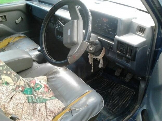 MITSUBISHI L200 CYCLONE 2.5 MT ปี 38 รถสวยบางเดิมๆสภาพดีพร้อมใช้งาน เครื่องแห้งแรงดีเดิมๆ ภายในเก๋งคอนโซลสวยครบ กระบะไม่มีผุกร่อน ช่วงล่างคัชซีสวยเดิมไม่มีผุ ยางสภาพดี 4 เส้นประมาณ 70\% พร้อมใช้งาน เอกสารทะเบียนภาษีครบพร้อมโอน ราคาต่อรองได้ครับ