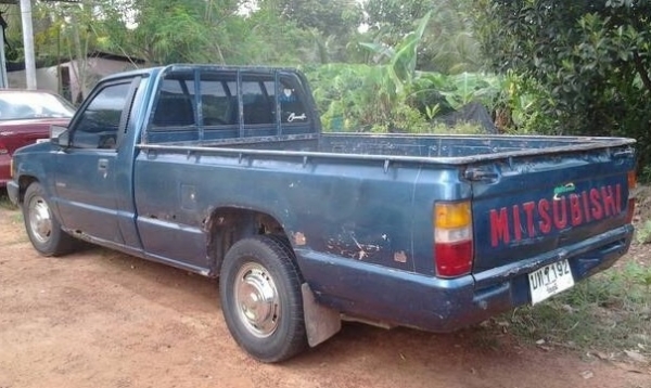 MITSUBISHI L200 CYCLONE 2.5 MT ปี 38 รถสวยบางเดิมๆสภาพดีพร้อมใช้งาน เครื่องแห้งแรงดีเดิมๆ ภายในเก๋งคอนโซลสวยครบ กระบะไม่มีผุกร่อน ช่วงล่างคัชซีสวยเดิมไม่มีผุ ยางสภาพดี 4 เส้นประมาณ 70\% พร้อมใช้งาน เอกสารทะเบียนภาษีครบพร้อมโอน ราคาต่อรองได้ครับ