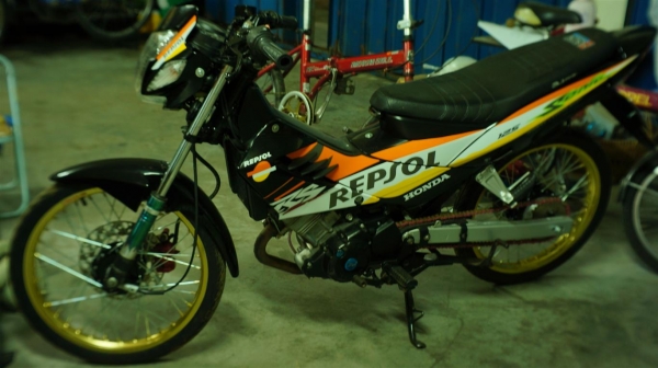 ต้องการขาย รถจักรยานยนต์รุ่น HONDA