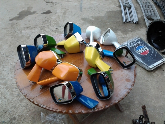 JOECLASSIC...ขายกระจกติดแก้มแนวเรโทรใส่ได้ทั้งรฤกะบะและรฤเก๋งตัวกระจกปรับข้างในได้กระจกใหม่งานเก่าเก็บคู่ละ 950..ของมีจำนวนจำกัดสนใจโทรสอบฤามได้เลย..