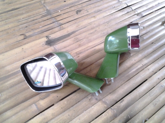 JOECLASSIC...ขายกระจกติดแก้มแนวเรโทรใส่ได้ทั้งรฤกะบะและรฤเก๋งตัวกระจกปรับข้างในได้กระจกใหม่งานเก่าเก็บคู่ละ 950..ของมีจำนวนจำกัดสนใจโทรสอบฤามได้เลย..