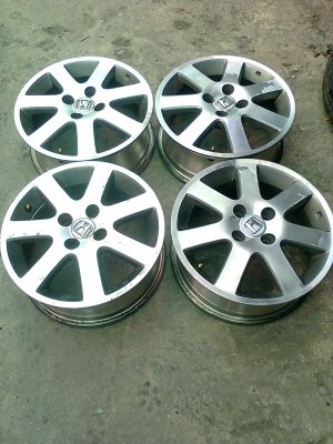 ขายล้อขอบ15 4รู100ชุดละ3000