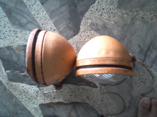 สปอร์ตไลท์โคมเหล็ก ทรงกระสุน เลนต์เป็นกระจก 6 นิ้ว สปอร์ตไลท์โคมเหล็ก ทรงกระสุน เลนต์เป็นกระจก 6 นิ้ว