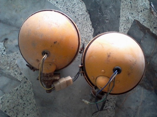 สปอร์ตไลท์โคมเหล็ก ทรงกระสุน เลนต์เป็นกระจก 6 นิ้ว สปอร์ตไลท์โคมเหล็ก ทรงกระสุน เลนต์เป็นกระจก 6 นิ้ว