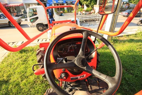 รถคูโบต้า 47 แรงม้า รุ่น L4708 พร้อมอุปกรณ์ 3 รายการ