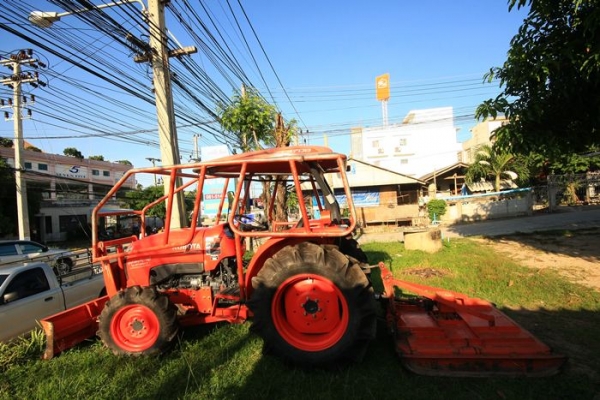 รถคูโบต้า 47 แรงม้า รุ่น L4708 พร้อมอุปกรณ์ 3 รายการ