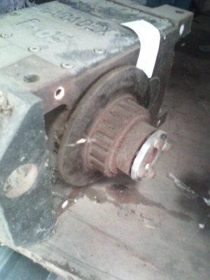 เกียร์ทดแบบหมุนเป็นช่วงๆ ชุดเกียร์ด้านในแบ่งเป็น 1/4 เหมาะกับการใช้ป้อนงานต่างๆที่เป็นช่วงๆ (ใน1รอบจะแบ่งการทำงานและหยุด4ช่วง) อัตราทด 1ต่อ 30 ของโรงงานจากญี่ปุ่น(มี4 ตัว)