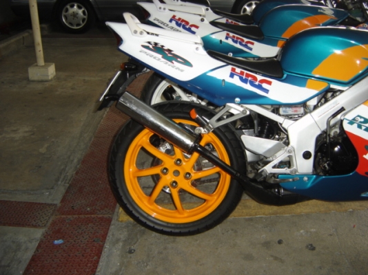 NSR PROARM ขายด่วน  NSR 150 SP PROARM ราคา 37900 บาท ทำสีใหม่ทั้งคัน สวย มาก ต่อรองราคา ได้ ครับ กทม สีลม ซอย 10 ติด ต่อ คุณ เจ โทร. 0808051985