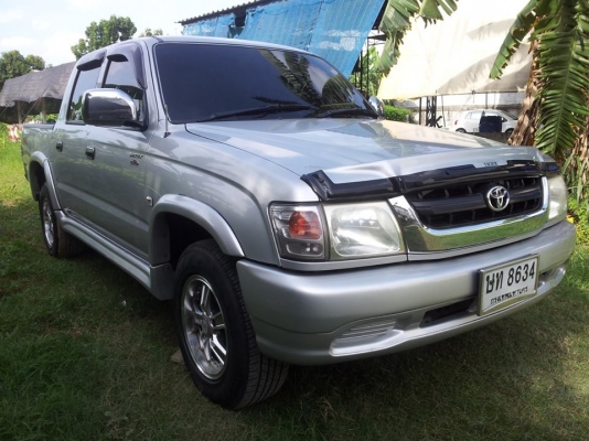 D4D 4 ประตู สวยๆเลยครับ