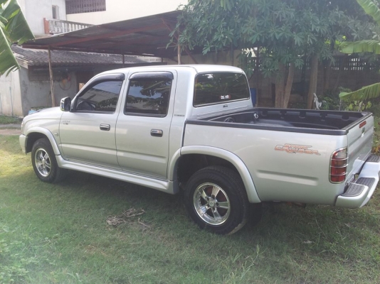 D4D 4 ประตู สวยๆเลยครับ