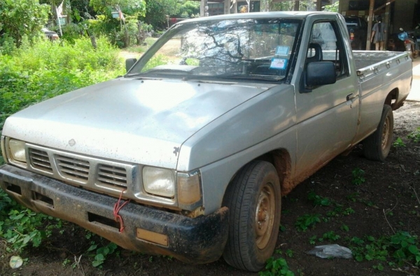 NISSAN BIG M BD25 - 2.5 MT ปี 38 เครื่องฝาแดง สภาพดีเดิมๆพร้อมใช้งานครับ เครื่องแห้งแรงดีไม่มีเยิ้ม ภายในเก๋งคอนโซลครบพร้อม พวงมาลัยธรรมดา กระบะพื้นสวยไม่ผุกร่อน ช่วงล่างแน่นคัชซีไม่มีผุ ยางสภาพดี 4 เส้นประมาณ 60\% พร้อมใช้งาน เอกสารทะเบียนครบพร้อมโอน ราคา