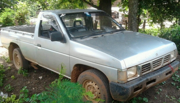 NISSAN BIG M BD25 - 2.5 MT ปี 38 เครื่องฝาแดง สภาพดีเดิมๆพร้อมใช้งานครับ เครื่องแห้งแรงดีไม่มีเยิ้ม ภายในเก๋งคอนโซลครบพร้อม พวงมาลัยธรรมดา กระบะพื้นสวยไม่ผุกร่อน ช่วงล่างแน่นคัชซีไม่มีผุ ยางสภาพดี 4 เส้นประมาณ 60\% พร้อมใช้งาน เอกสารทะเบียนครบพร้อมโอน ราคา