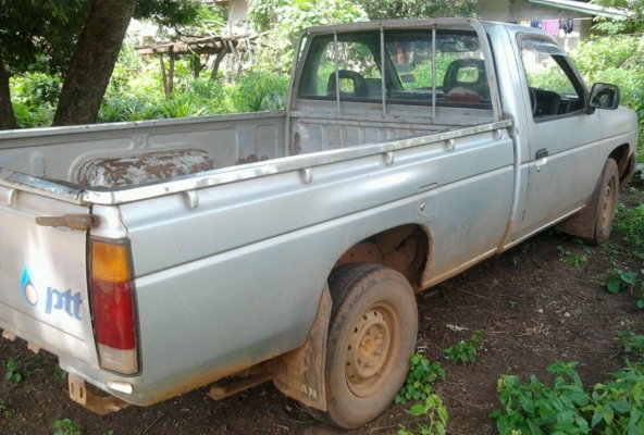 NISSAN BIG M BD25 - 2.5 MT ปี 38 เครื่องฝาแดง สภาพดีเดิมๆพร้อมใช้งานครับ เครื่องแห้งแรงดีไม่มีเยิ้ม ภายในเก๋งคอนโซลครบพร้อม พวงมาลัยธรรมดา กระบะพื้นสวยไม่ผุกร่อน ช่วงล่างแน่นคัชซีไม่มีผุ ยางสภาพดี 4 เส้นประมาณ 60\% พร้อมใช้งาน เอกสารทะเบียนครบพร้อมโอน ราคา