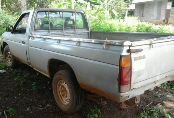 NISSAN BIG M BD25 - 2.5 MT ปี 38 เครื่องฝาแดง สภาพดีเดิมๆพร้อมใช้งานครับ เครื่องแห้งแรงดีไม่มีเยิ้ม ภายในเก๋งคอนโซลครบพร้อม พวงมาลัยธรรมดา กระบะพื้นสวยไม่ผุกร่อน ช่วงล่างแน่นคัชซีไม่มีผุ ยางสภาพดี 4 เส้นประมาณ 60\% พร้อมใช้งาน เอกสารทะเบียนครบพร้อมโอน ราคา