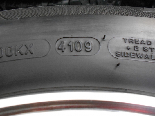 ขายล้อแม็ก Toyota Estima ขอบ 15(5/114.3)พร้อมยางมิชลิน 205/65/15 ปลายปี 09/เทิร์นได้-ใส่ฟรีค่ะ