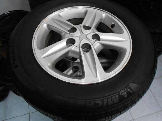 ขายล้อแม็ก Toyota Estima ขอบ 15(5/114.3)พร้อมยางมิชลิน 205/65/15 ปลายปี 09/เทิร์นได้-ใส่ฟรีค่ะ