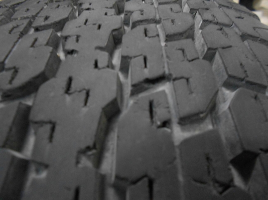 ขายล้อแม็ก Mitsubishi Pajero ขอบ 16 พร้อมยางบริดสโตน 265/70/16 ปลายปี 08/เทิร์นได้-ใส่ฟรีค่ะ