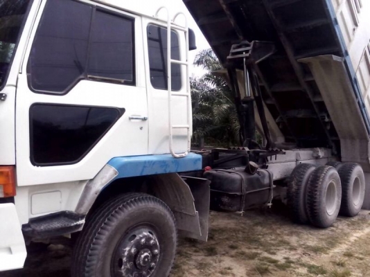 รถมิตซู 10 ล้อดั้ม FN257 - TF 220 แรงม้า  สนใจติดต่อ 081 - 6079515