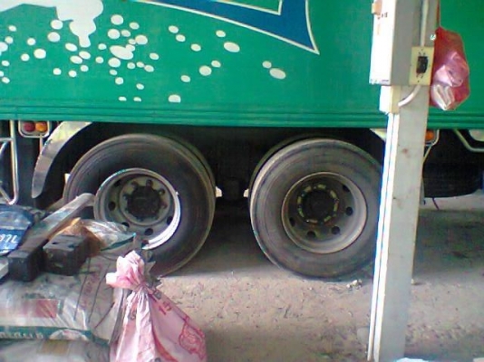 รถฮีโน่ 12 ล้อ ตู้เย็น 320 แรงม้า    ปี 53   สนใจติดต่อ 081 - 6079515