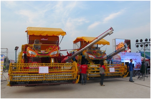 ต้องการรถเกี่ยวข้าว นาปี 4 คัน มาศรีสะเกษ ราคาไร่ละ 650 เริ่มต้น 700 800 บาท เกี่ยวข้าวเสร็จรับเงินกลับบ้านได้เลย ทำสัญญากันได้นะครับ((รีบกันนะครับเราจะจองพื้นที่ไว้ให้)) รับประกันได้เลยเก็บเงินง่าย ให้ญาติช่วยบริหาร มีเครื่องตรวจวัดนาได้ยิ่งดีครับ รถกระ ต้องการรถเกี่ยวข้าว นาปี 4 คัน มาศรีสะเกษ ราคาไร่ละ 650 เริ่มต้น 700 800 บาท เกี่ยวข้าวเสร็จรับเงินกลับบ้านได้เลย ทำสัญญากันได้นะครับ((รีบกันนะครับเราจะจองพื้นที่ไว้ให้)) รับประกันได้เลยเก็บเงินง่าย ให้ญาติช่วยบริหาร มีเครื่องตรวจวัดนาได้ยิ่งดีครับ รถกระ