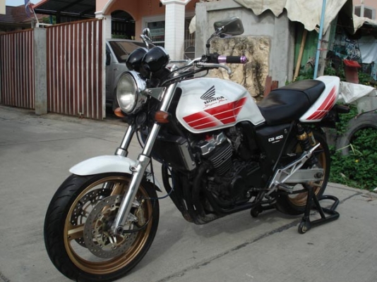 ขาย CB400sf ปี98 แบ็มโบ้สภาพสวยๆ ไสๆ เครื่องดีท่อแต่งมีทะเบียนชุดโอนครบๆ