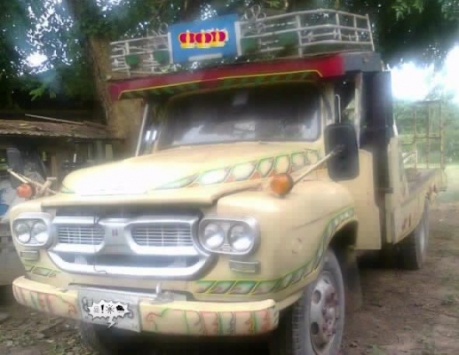 ISUZU TX 165 HP 6BD1 รถหัวยาวหางปลาสิบล้อเพลาเดียว มีหางไฮดรอลิกส์ขึ้นรถเกี่ยวข้าวครบพร้อมใช้งาน เครื่องแห้งแรงดี หัวเก๋งสวยบางเดิมๆไม่มีผุกร่อน ภายในคอนโซลครบพร้อม ช่วงล่างคัชซีไม่ผุ ยางสภาพดี 70\% พร้อมใช้งาน ราคาต่อรองได้ครับ