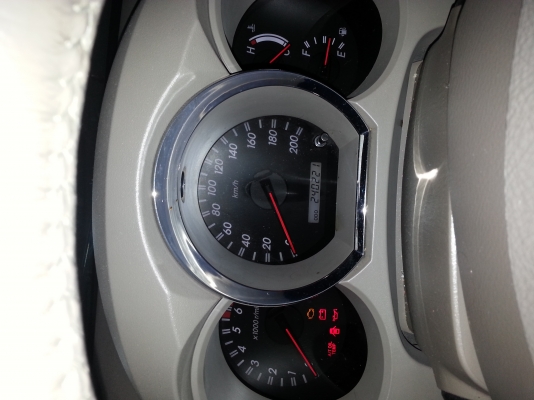 ขายรถฟอร์จูนเนอร์  lpg  เครื่องเบ็นซิน 2.7 vvti ราคาต่อรองได้ไม่แพงเลย ลดพิเศษร้อนเงินเหลือ 550,000