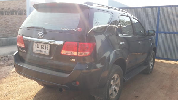 ขายรถฟอร์จูนเนอร์  lpg  เครื่องเบ็นซิน 2.7 vvti ราคาต่อรองได้ไม่แพงเลย ลดพิเศษร้อนเงินเหลือ 550,000