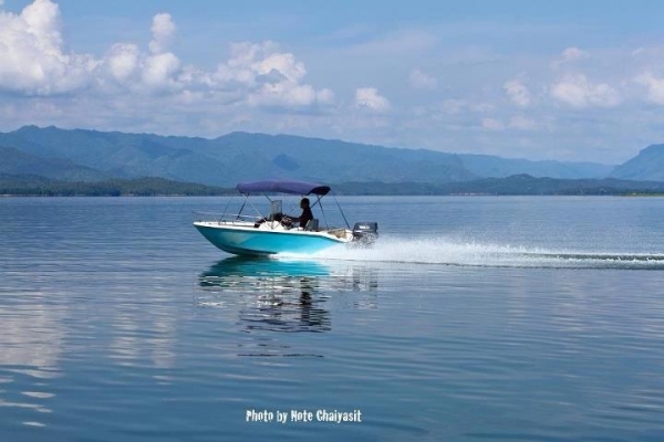 ขายเรือเร็ว15ฟุตเครื่องยามาฮา70แรงราคา170000บาทราคาต่อรองได้ครับมีทะเบียนครับพร้อมโอนเลยครับ