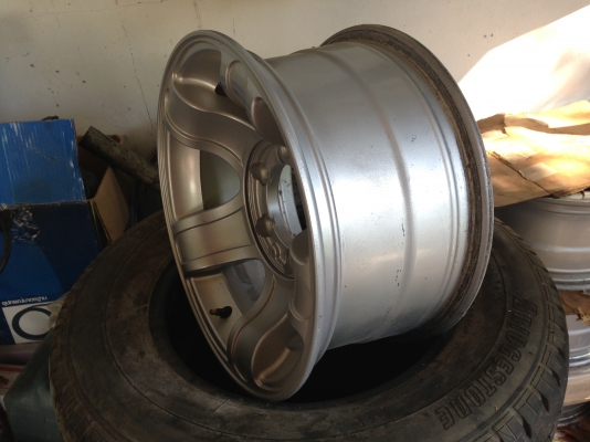 แม็ก JRD 6รู ขอบ15"x7.5" ET-5