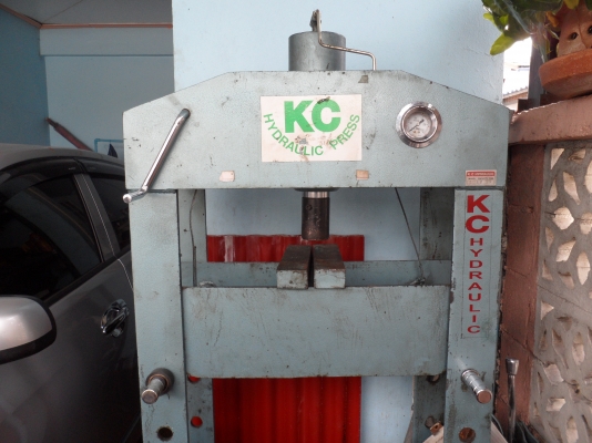 แท่นอัดไฮโดรลิค