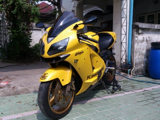 แจ่มสิทธิ์ ลดอีก KAWASAKI Ninja ZX12R ปี2003  ท่อไทเท akrapovic ทั้งเส้น