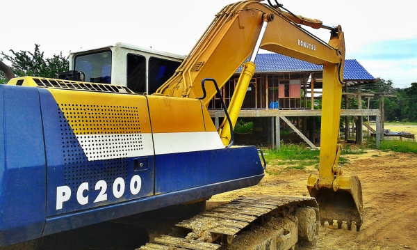 ขาย Komatsu PC 200-5 ราคาพิเศษ