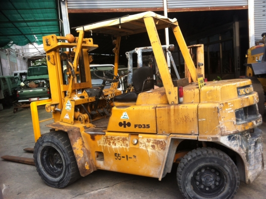 ขายโพลค์ลิฟท์  KOMATSU 3.5 ตัน